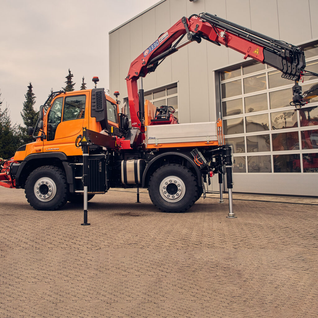 Crane-Sales-HMF-1330K-RCS-Truck-mounted-Crane-MIMICO-NZ